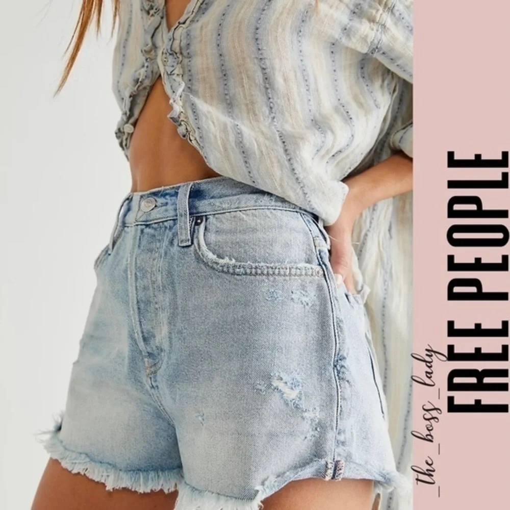NEW FREE PEOPLE shorts denim distressed
